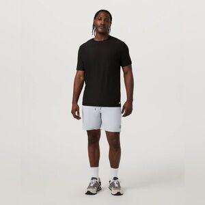 Vuori Kore Short Lined 8” Sz XL Mens